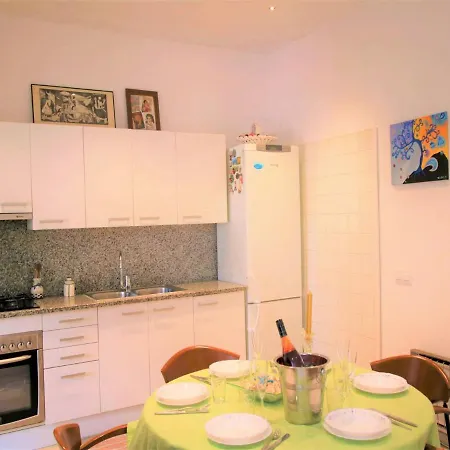 Isamar Apartamento *